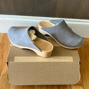 Bryr Worker Clogs, in a beautiful medium toned Gray, Size 9, only worn once.